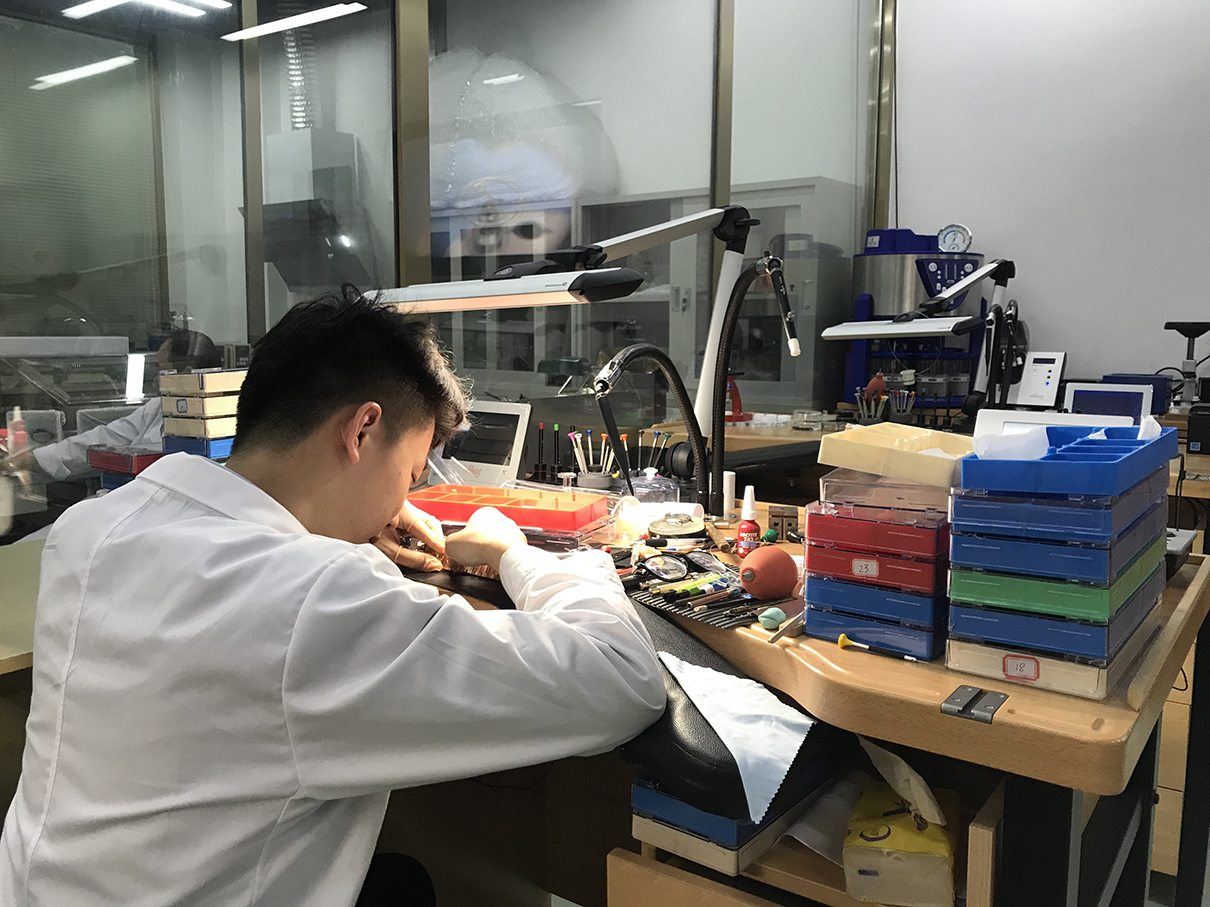 劳力士售后维修中心地址（郑州中心店）